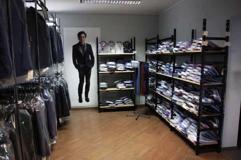 duży wybór koszul, sprzedaż hurtowa, sklep poznań, krawaty, muszki, koszule slim fit, klasyczne, białe, czarne, w paski, w kratkę, we wzory