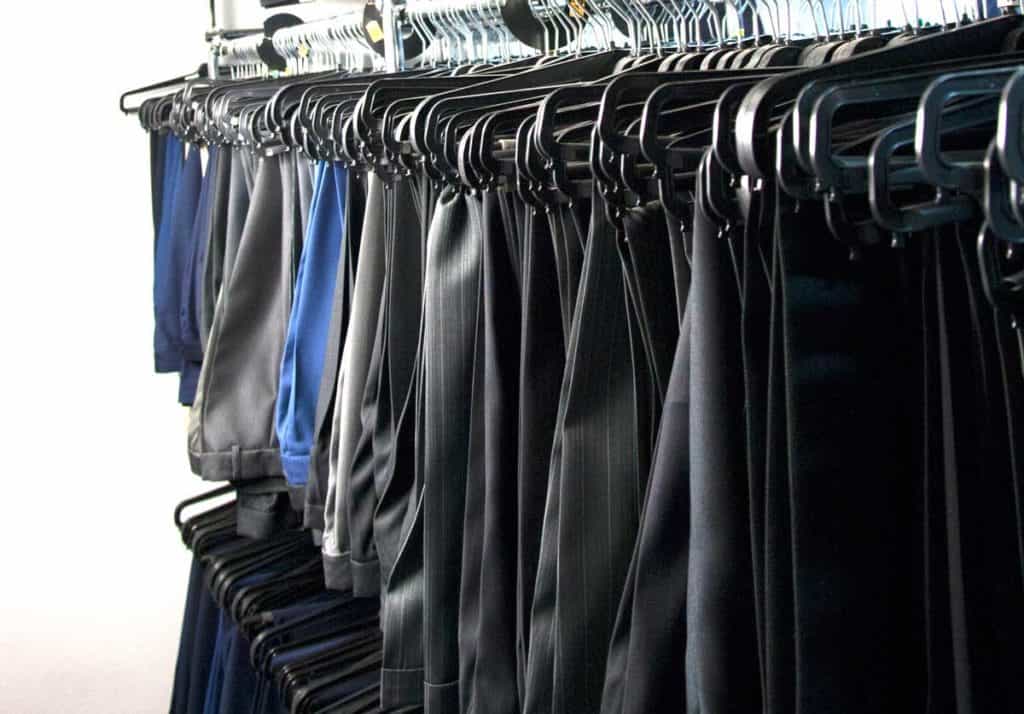 Spodnie do garnituru marynarek, spodnie od garnituru, producent spodni, produkcja odzieży męskiej, sklep ze spodniami, spodnie materiałowe, sztruks, niebieskie, granatowe, mankiety, zaprasowany kant